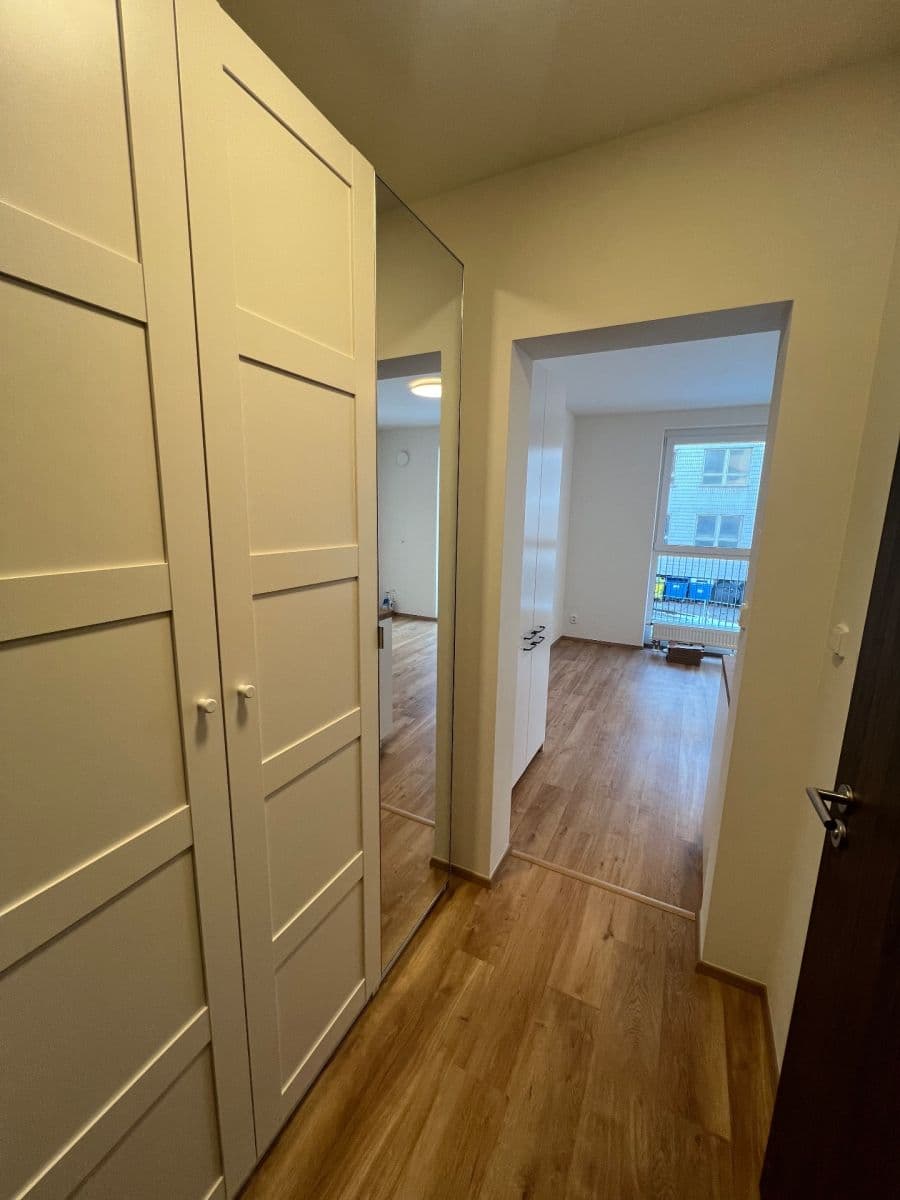 Prenájom bytu 1-izbový 25 m², Nádražní, Kralupy nad Vltavou, Středočeský kraj Prenájom bytu 1-izbový 25 m², Nádražní, Kralupy nad Vltavou, Středočeský kraj