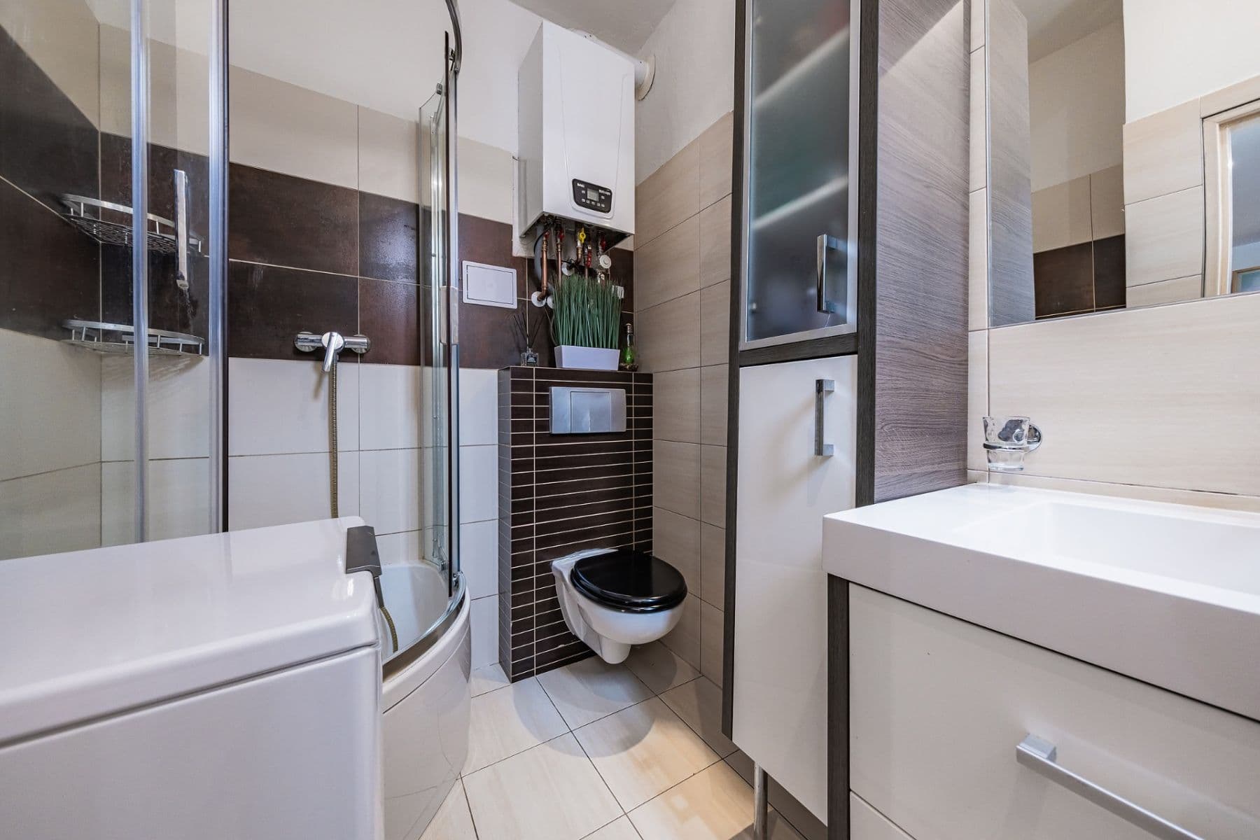 Prenájom bytu 2-izbový 55 m², nám. Edvarda Beneše, Kladno, Středočeský kraj Prenájom bytu 2-izbový 55 m², nám. Edvarda Beneše, Kladno, Středočeský kraj