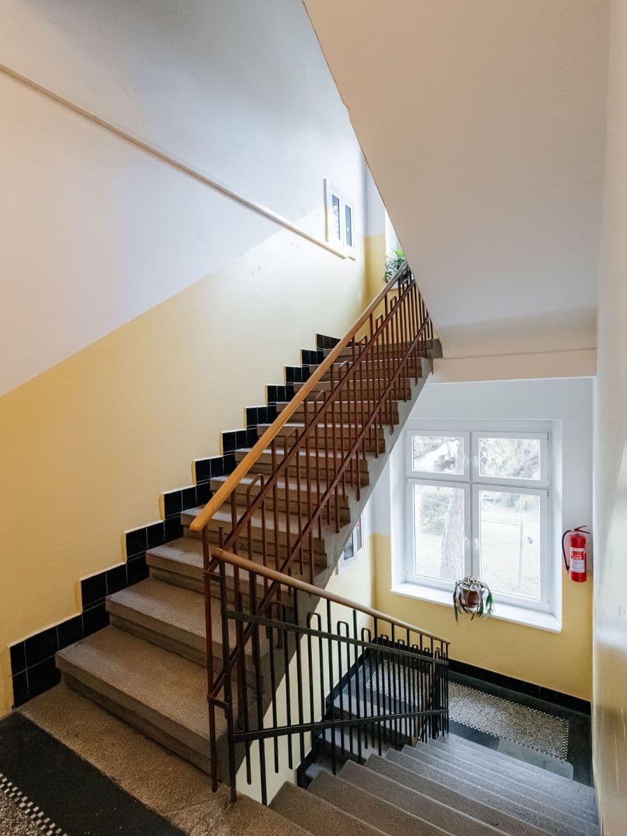 Prenájom bytu 2-izbový 55 m², nám. Edvarda Beneše, Kladno, Středočeský kraj Prenájom bytu 2-izbový 55 m², nám. Edvarda Beneše, Kladno, Středočeský kraj