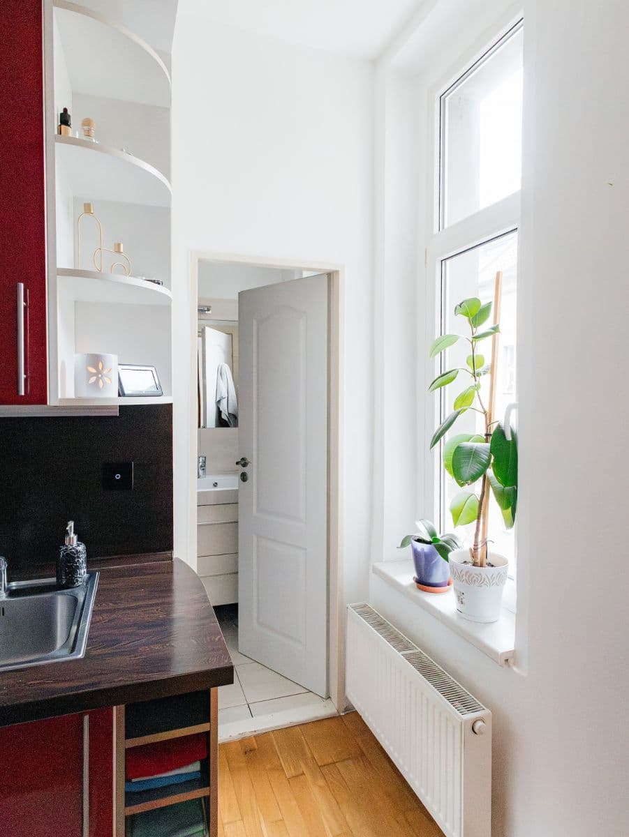 Prenájom bytu 2-izbový 55 m², nám. Edvarda Beneše, Kladno, Středočeský kraj Prenájom bytu 2-izbový 55 m², nám. Edvarda Beneše, Kladno, Středočeský kraj