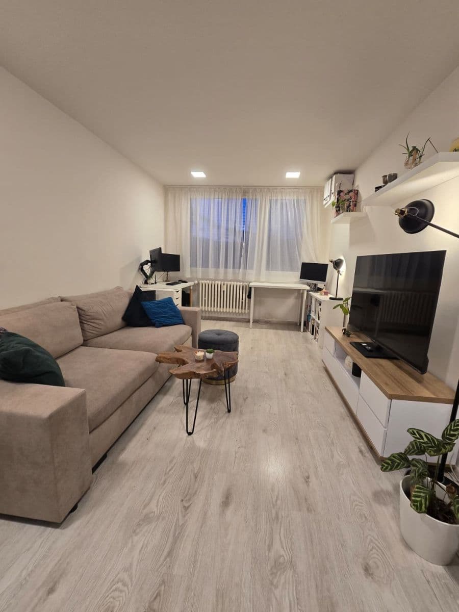 Prenájom bytu 2-izbový 42 m², Skuteckého, Praha, Praha Prenájom bytu 2-izbový 42 m², Skuteckého, Praha, Praha