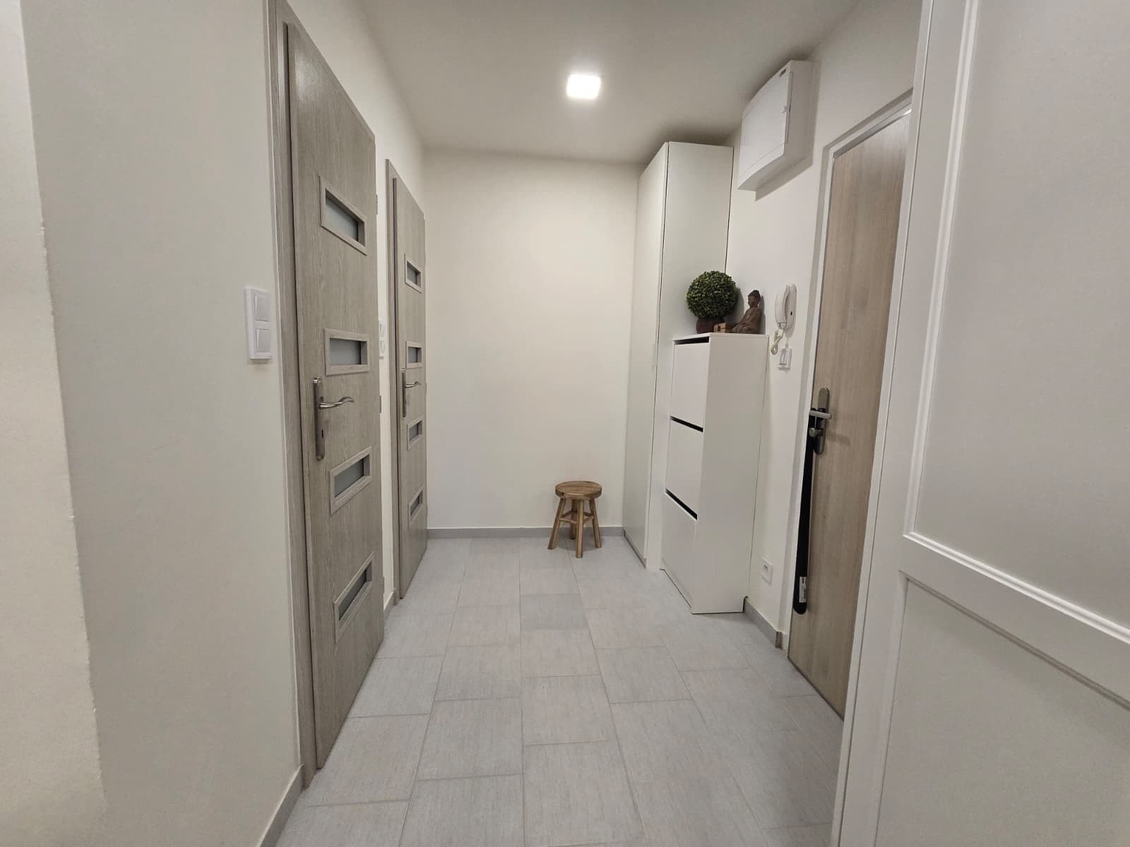 Prenájom bytu 2-izbový 42 m², Skuteckého, Praha, Praha Prenájom bytu 2-izbový 42 m², Skuteckého, Praha, Praha