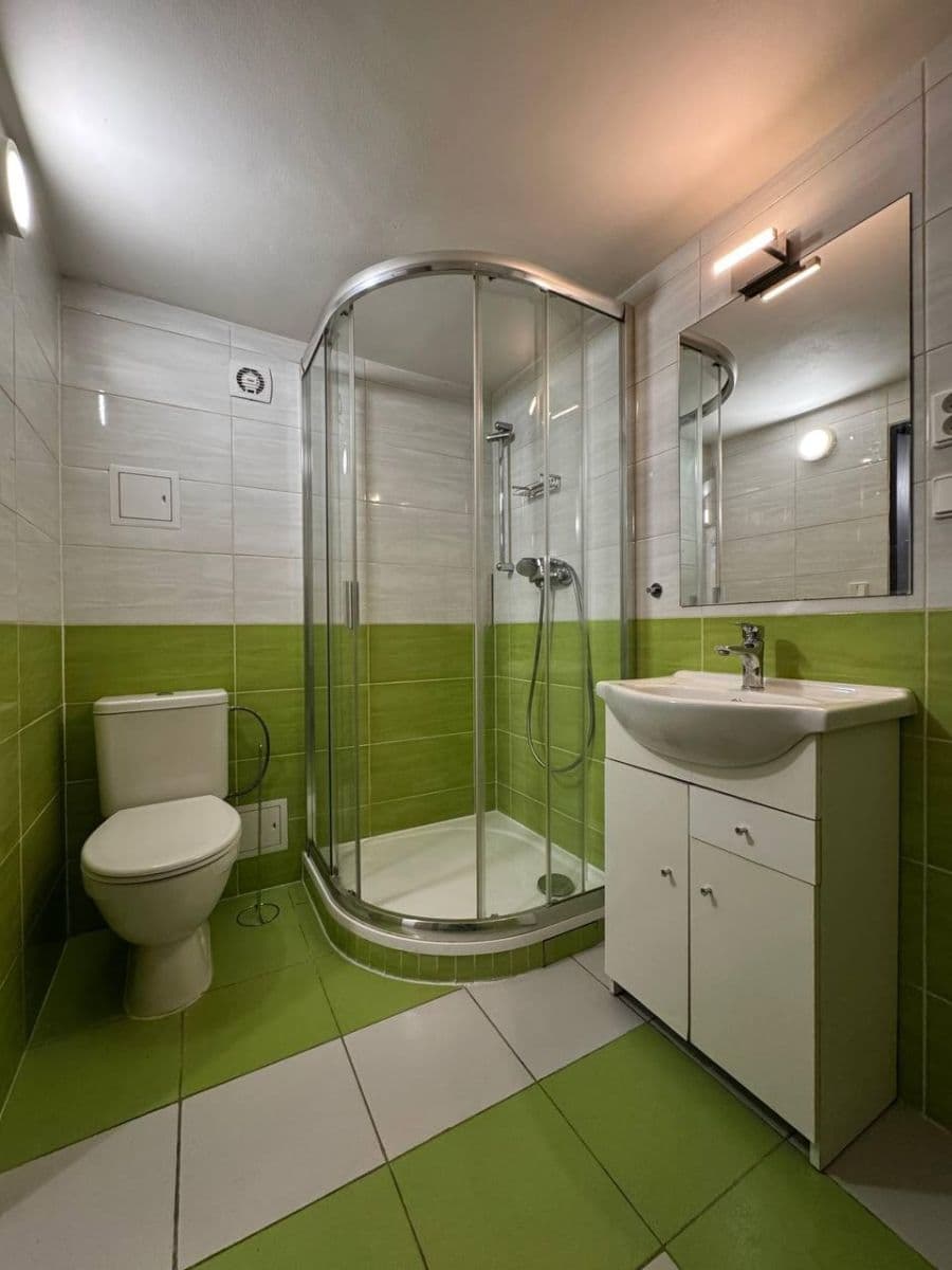 Prenájom bytu 2-izbový 39 m², Pivoňková, Praha, Praha Prenájom bytu 2-izbový 39 m², Pivoňková, Praha, Praha