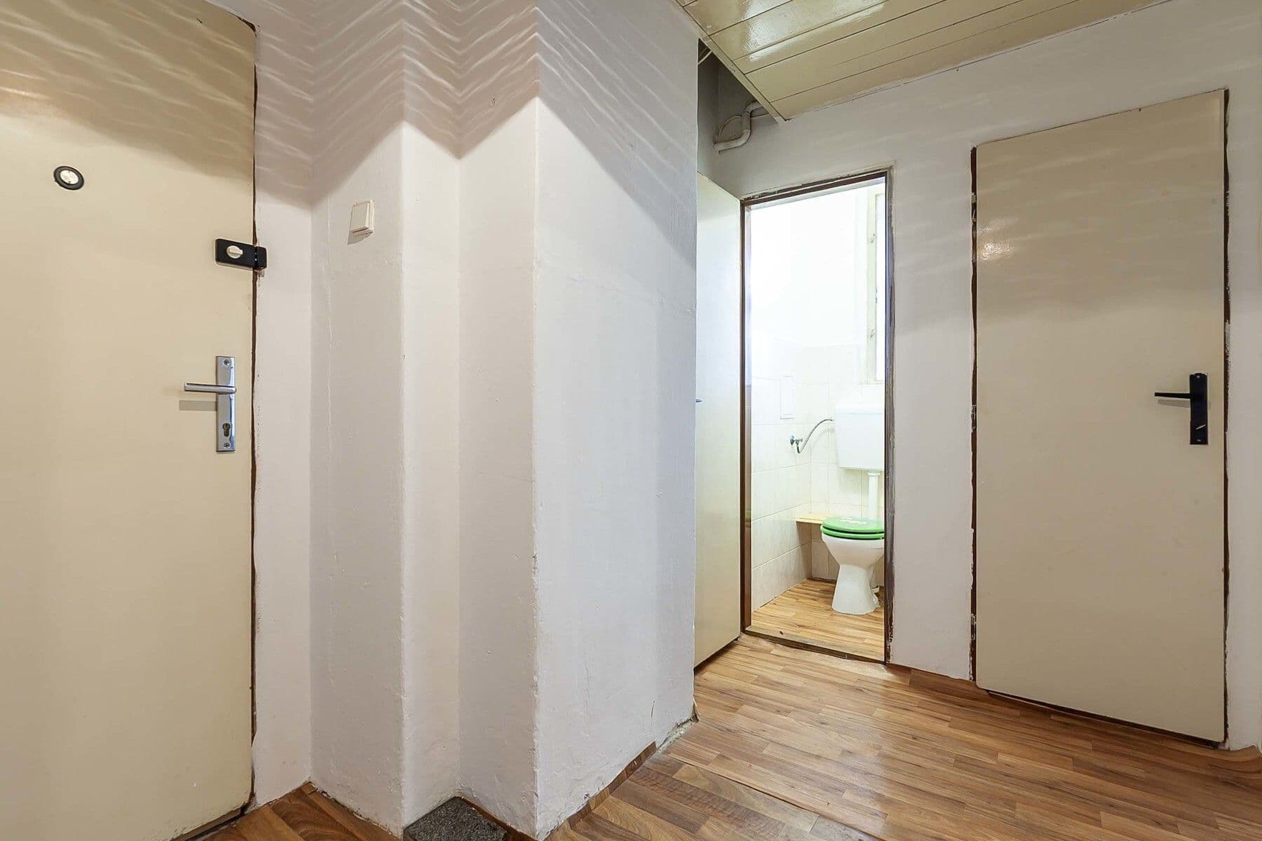 Predaj bytu 1-izbový 38 m², Tusarova, Praha, Praha Predaj bytu 1-izbový 38 m², Tusarova, Praha, Praha