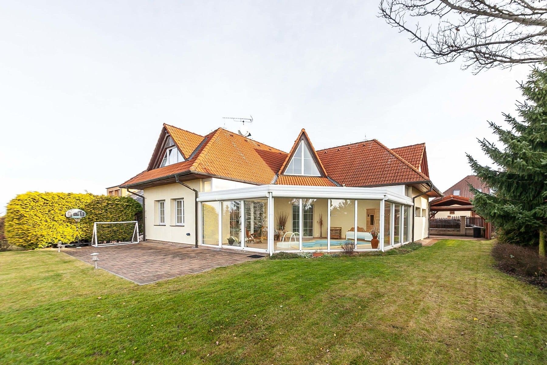 Predaj domu 348 m², pozemek 1.135 m², Sulice, Středočeský kraj Predaj domu 348 m², pozemek 1.135 m², Sulice, Středočeský kraj