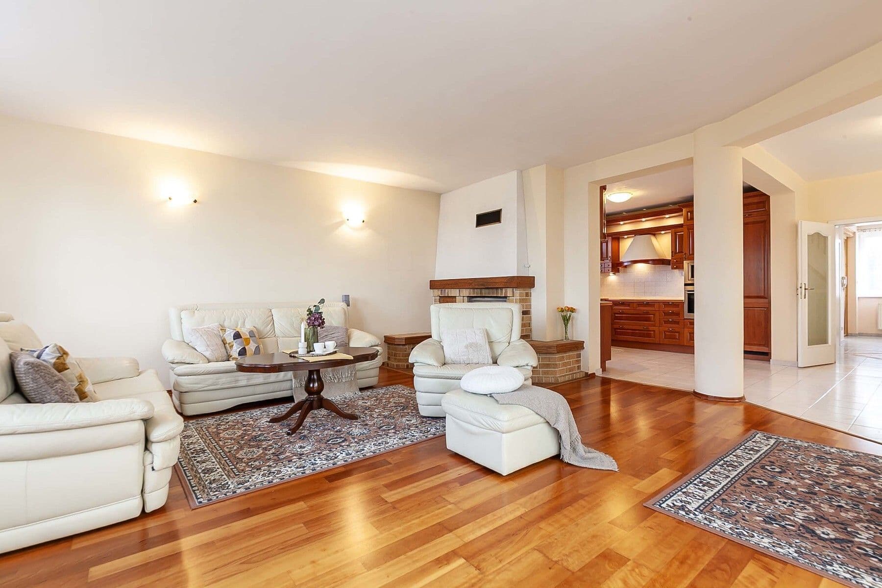 Predaj domu 348 m², pozemek 1.135 m², Sulice, Středočeský kraj Predaj domu 348 m², pozemek 1.135 m², Sulice, Středočeský kraj