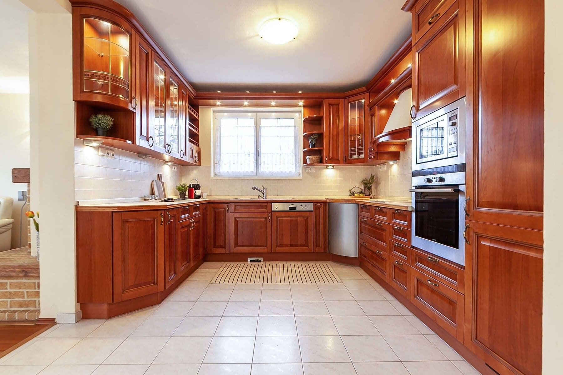 Predaj domu 348 m², pozemek 1.135 m², Sulice, Středočeský kraj Predaj domu 348 m², pozemek 1.135 m², Sulice, Středočeský kraj