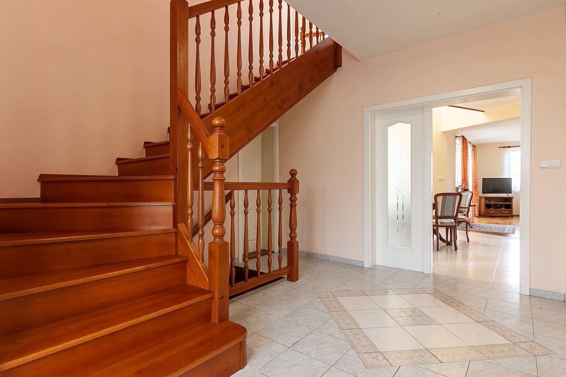 Predaj domu 348 m², pozemek 1.135 m², Sulice, Středočeský kraj Predaj domu 348 m², pozemek 1.135 m², Sulice, Středočeský kraj