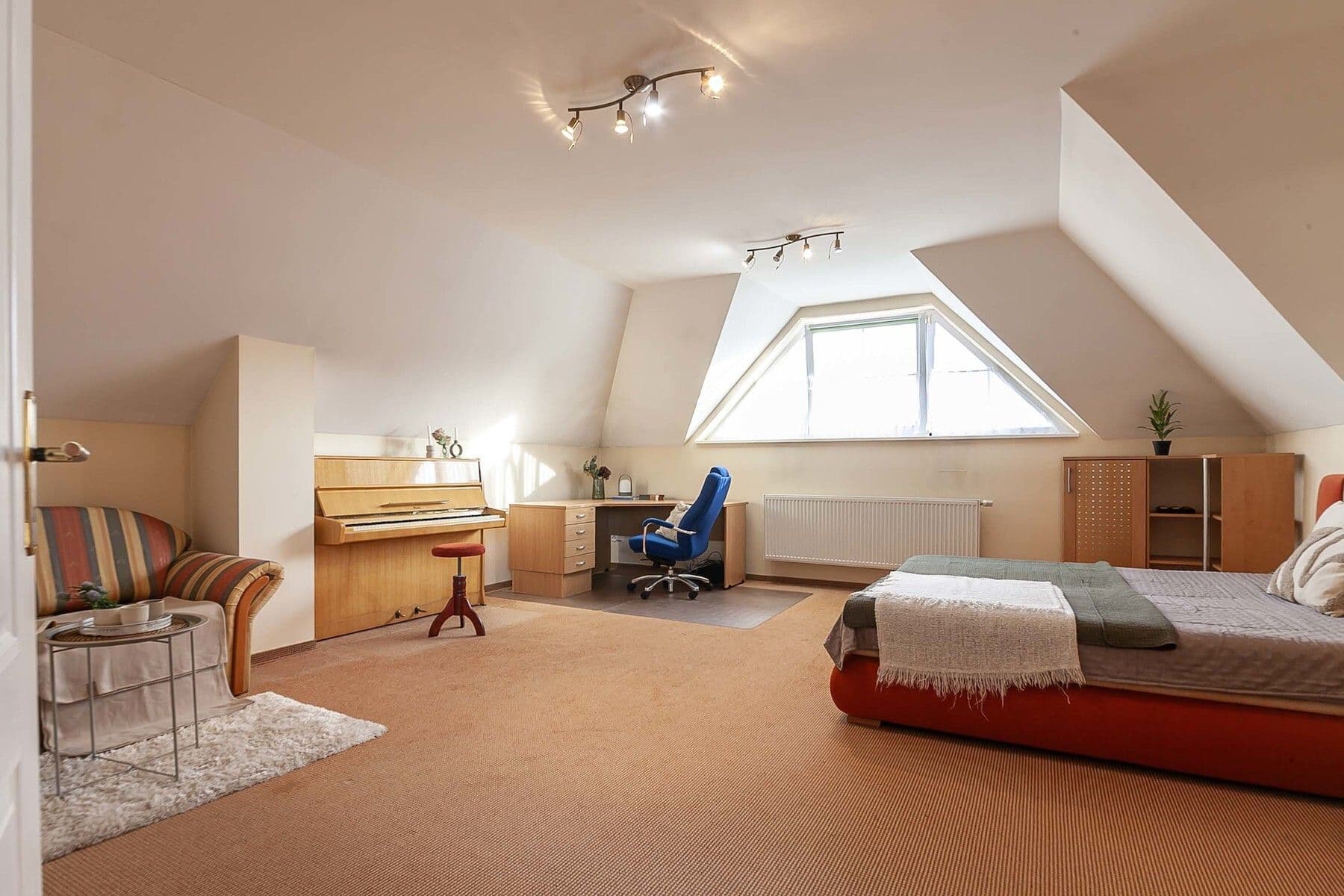 Predaj domu 348 m², pozemek 1.135 m², Sulice, Středočeský kraj Predaj domu 348 m², pozemek 1.135 m², Sulice, Středočeský kraj