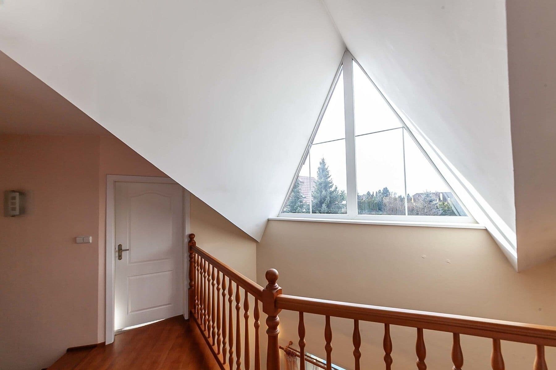 Predaj domu 348 m², pozemek 1.135 m², Sulice, Středočeský kraj Predaj domu 348 m², pozemek 1.135 m², Sulice, Středočeský kraj