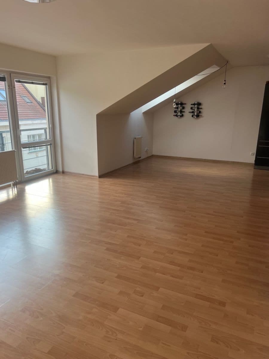 Prenájom bytu 3-izbový 95 m², Na Neklance, Praha, Praha Prenájom bytu 3-izbový 95 m², Na Neklance, Praha, Praha
