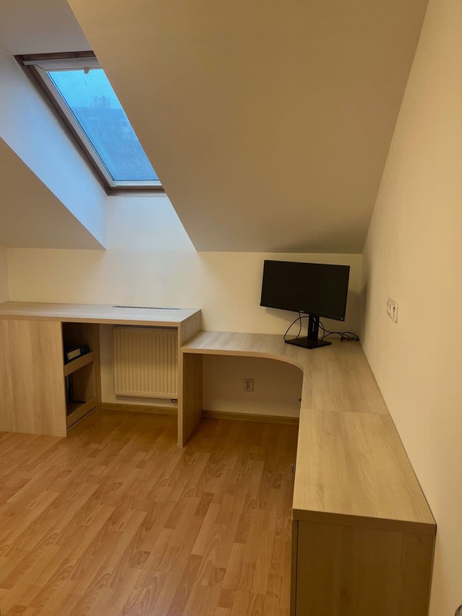 Prenájom bytu 3-izbový 95 m², Na Neklance, Praha, Praha Prenájom bytu 3-izbový 95 m², Na Neklance, Praha, Praha