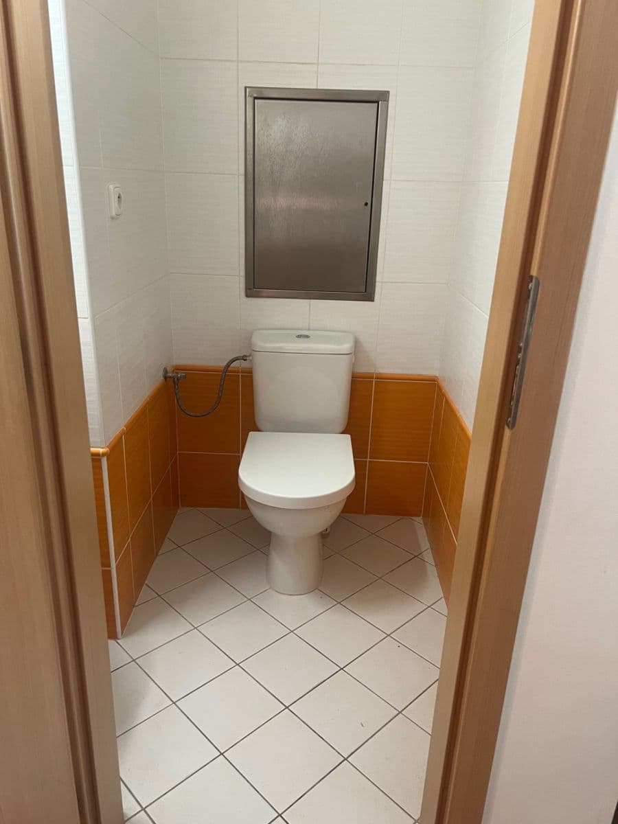 Prenájom bytu 3-izbový 95 m², Na Neklance, Praha, Praha Prenájom bytu 3-izbový 95 m², Na Neklance, Praha, Praha