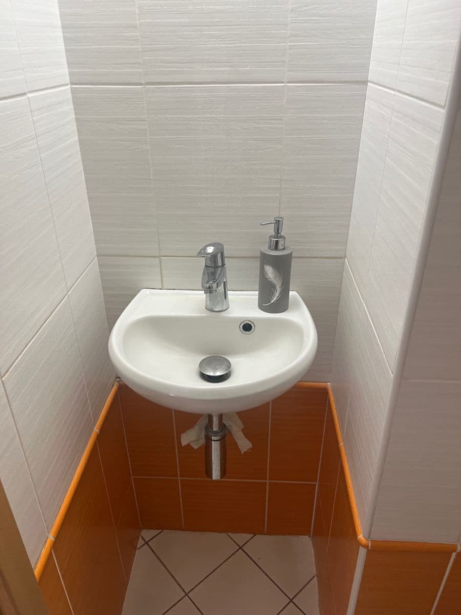 Prenájom bytu 3-izbový 95 m², Na Neklance, Praha, Praha Prenájom bytu 3-izbový 95 m², Na Neklance, Praha, Praha