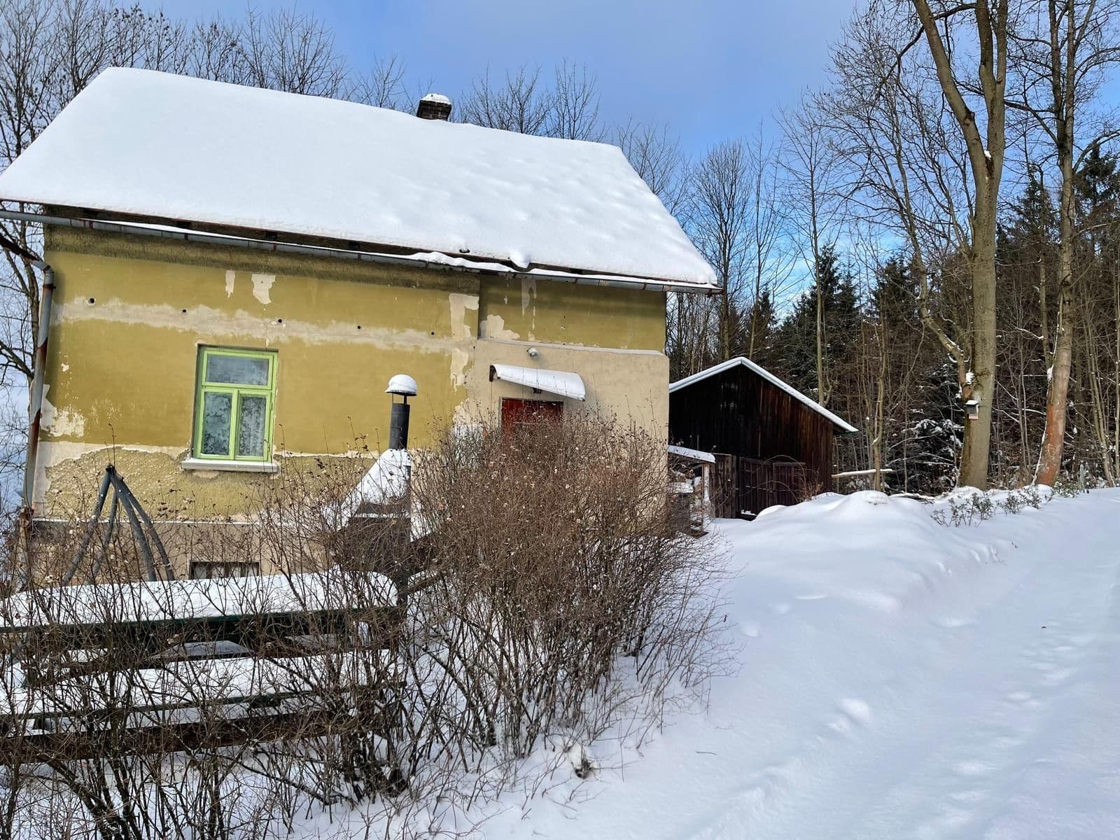 Predaj rekreačného objektu 111 m², pozemek 569 m², Mikulášovice, Ústecký kraj Predaj rekreačného objektu 111 m², pozemek 569 m², Mikulášovice, Ústecký kraj