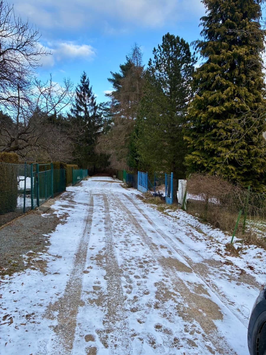 Predaj rekreačného objektu 55 m², pozemek 800 m², Kytín, Středočeský kraj Predaj rekreačného objektu 55 m², pozemek 800 m², Kytín, Středočeský kraj