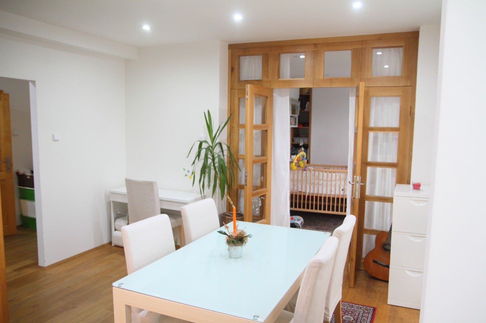 Prenájom bytu 3-izbový 60 m², Velvarská, Praha, Praha Prenájom bytu 3-izbový 60 m², Velvarská, Praha, Praha