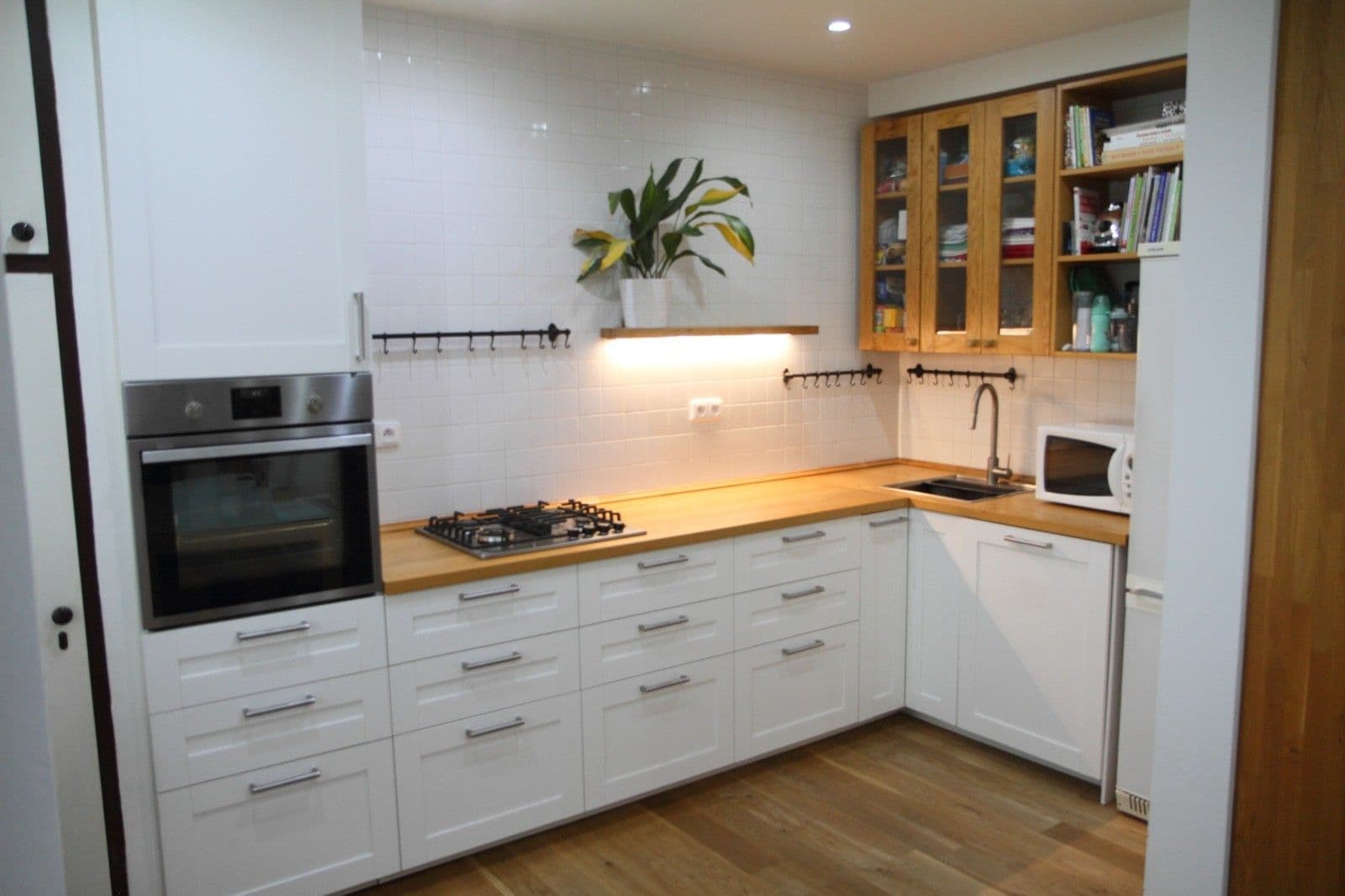 Prenájom bytu 3-izbový 60 m², Velvarská, Praha, Praha Prenájom bytu 3-izbový 60 m², Velvarská, Praha, Praha