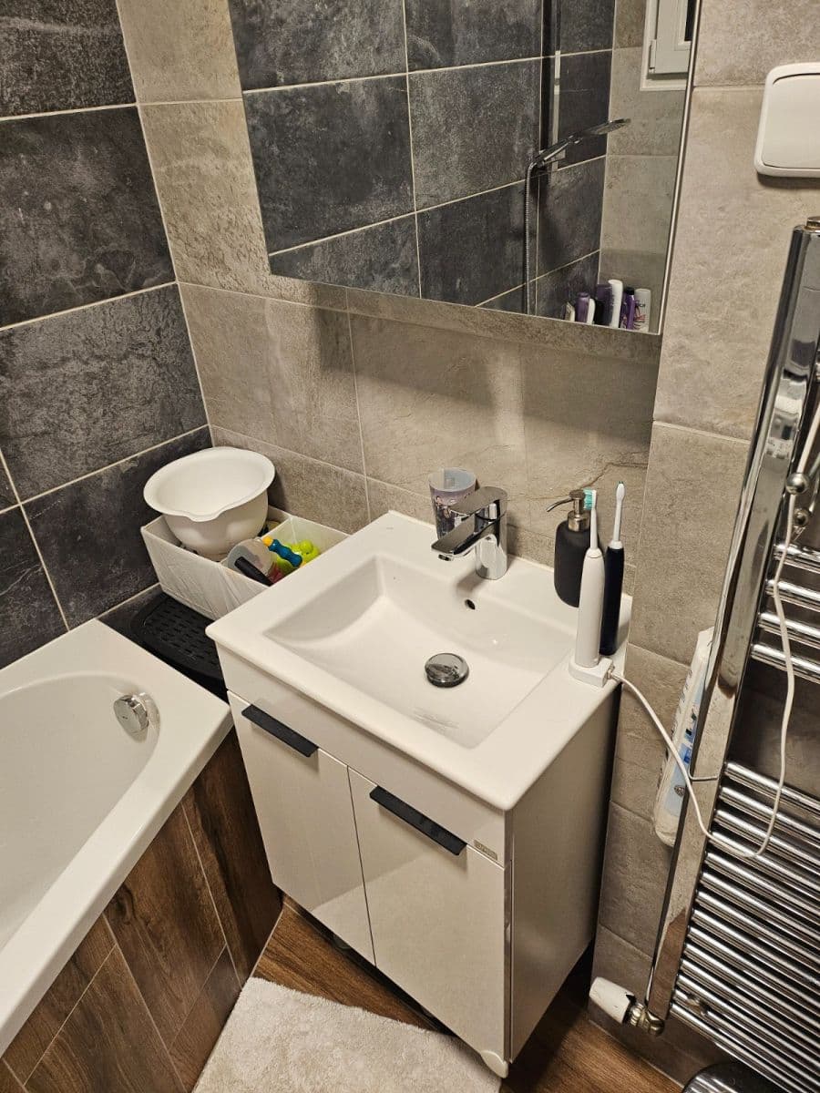 Prenájom bytu 3-izbový 60 m², Velvarská, Praha, Praha Prenájom bytu 3-izbový 60 m², Velvarská, Praha, Praha