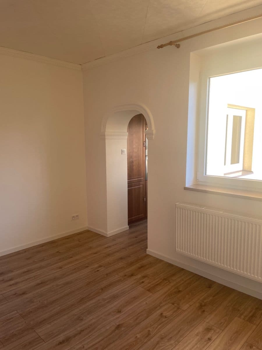 Prenájom bytu 3-izbový 81 m², Litovická, Hostivice, Středočeský kraj Prenájom bytu 3-izbový 81 m², Litovická, Hostivice, Středočeský kraj