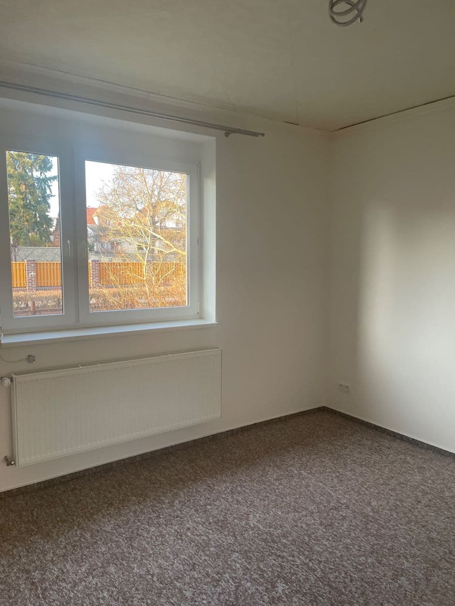 Prenájom bytu 3-izbový 81 m², Litovická, Hostivice, Středočeský kraj Prenájom bytu 3-izbový 81 m², Litovická, Hostivice, Středočeský kraj