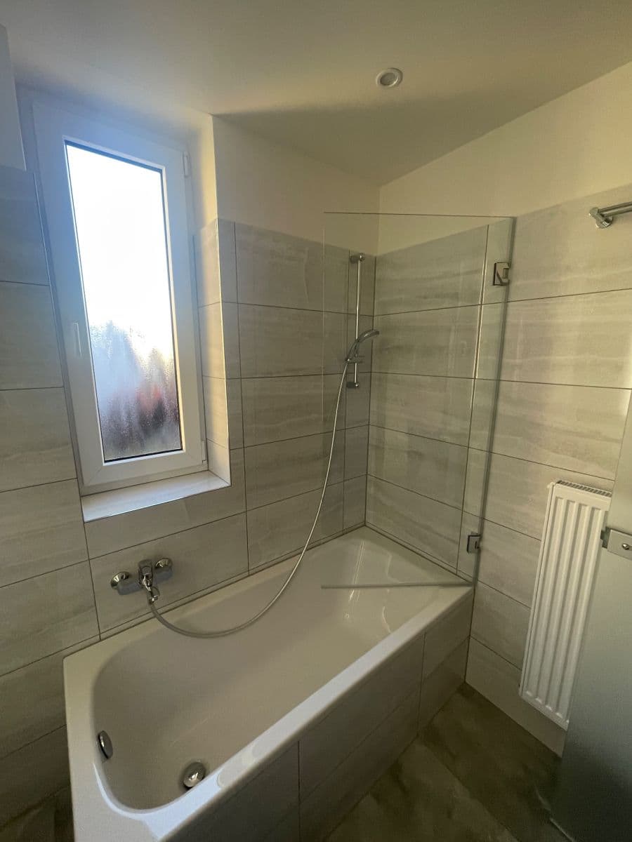 Prenájom bytu 3-izbový 81 m², Litovická, Hostivice, Středočeský kraj Prenájom bytu 3-izbový 81 m², Litovická, Hostivice, Středočeský kraj