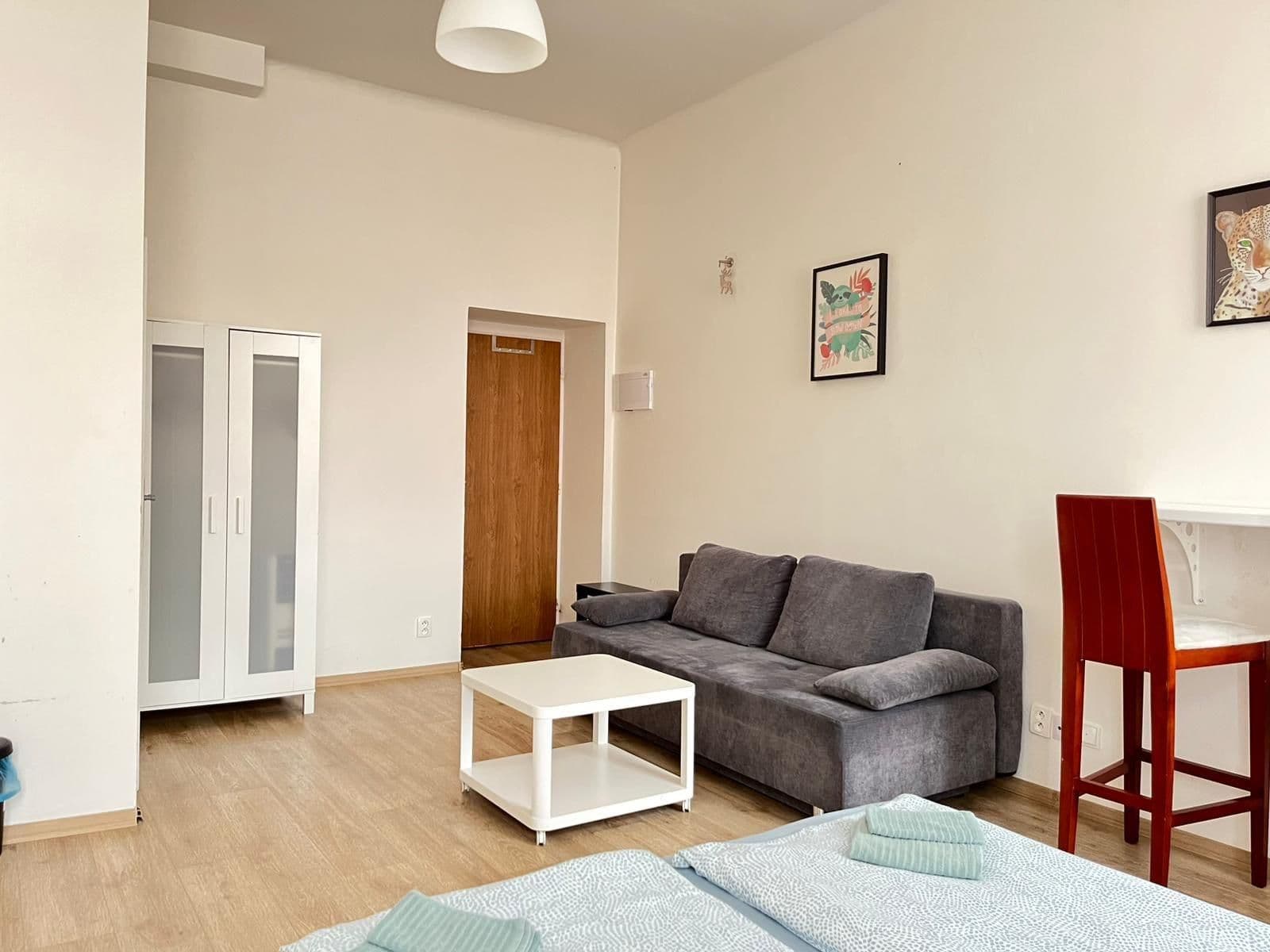 Prenájom bytu 1-izbový 30 m², Víta Nejedlého, Praha, Praha Prenájom bytu 1-izbový 30 m², Víta Nejedlého, Praha, Praha