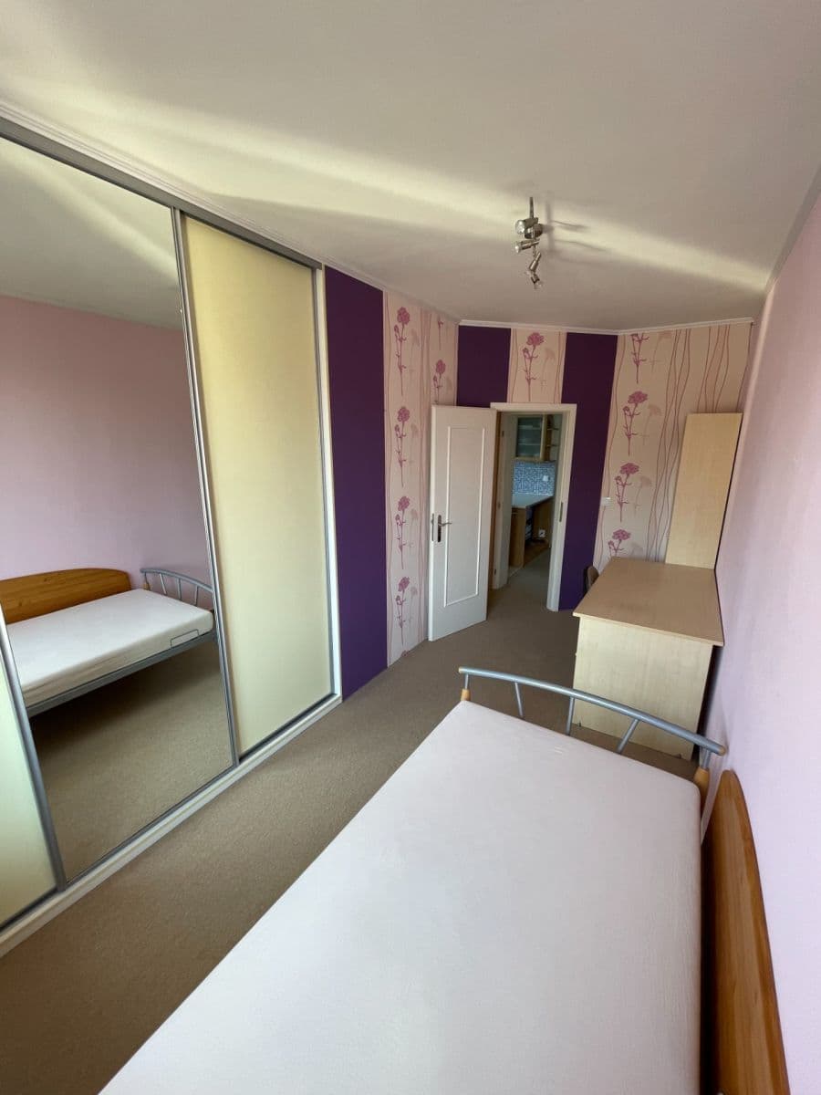 Prenájom bytu 3-izbový 50 m², Jalodvorská, Praha, Praha Prenájom bytu 3-izbový 50 m², Jalodvorská, Praha, Praha