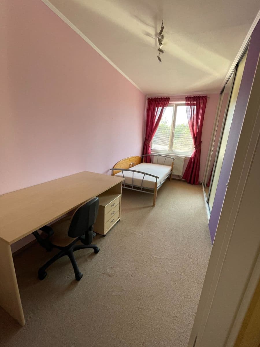 Prenájom bytu 3-izbový 50 m², Jalodvorská, Praha, Praha Prenájom bytu 3-izbový 50 m², Jalodvorská, Praha, Praha