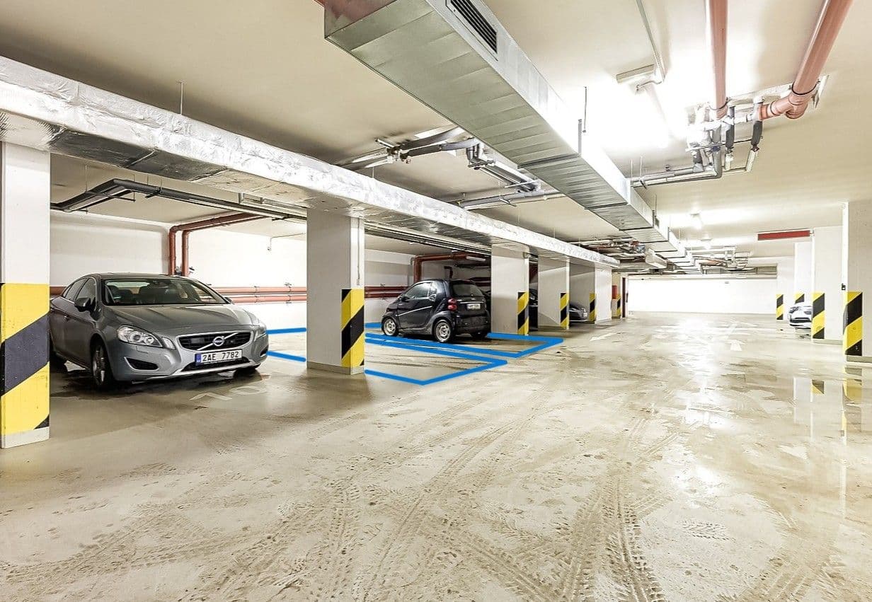 Prenájom bytu 3-izbový 200 m², Pečárková, Praha, Praha Prenájom bytu 3-izbový 200 m², Pečárková, Praha, Praha