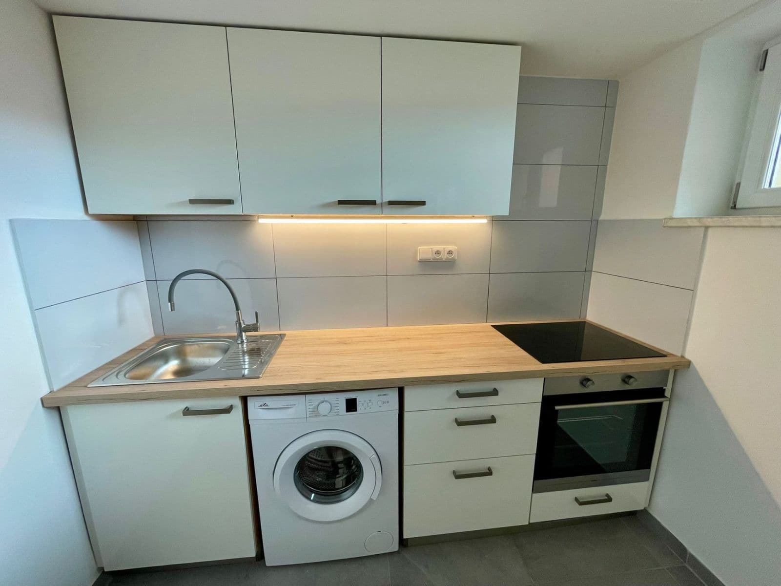 Prenájom bytu 1-izbový 30 m², náměstí Svaté Hedviky, Opava, Moravskoslezský kraj Prenájom bytu 1-izbový 30 m², náměstí Svaté Hedviky, Opava, Moravskoslezský kraj