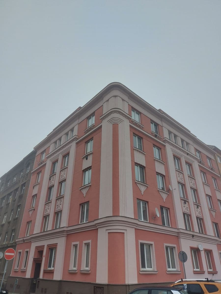 Prenájom bytu 3-izbový 65 m², Vrchlického, Plzeň, Plzeňský kraj Prenájom bytu 3-izbový 65 m², Vrchlického, Plzeň, Plzeňský kraj