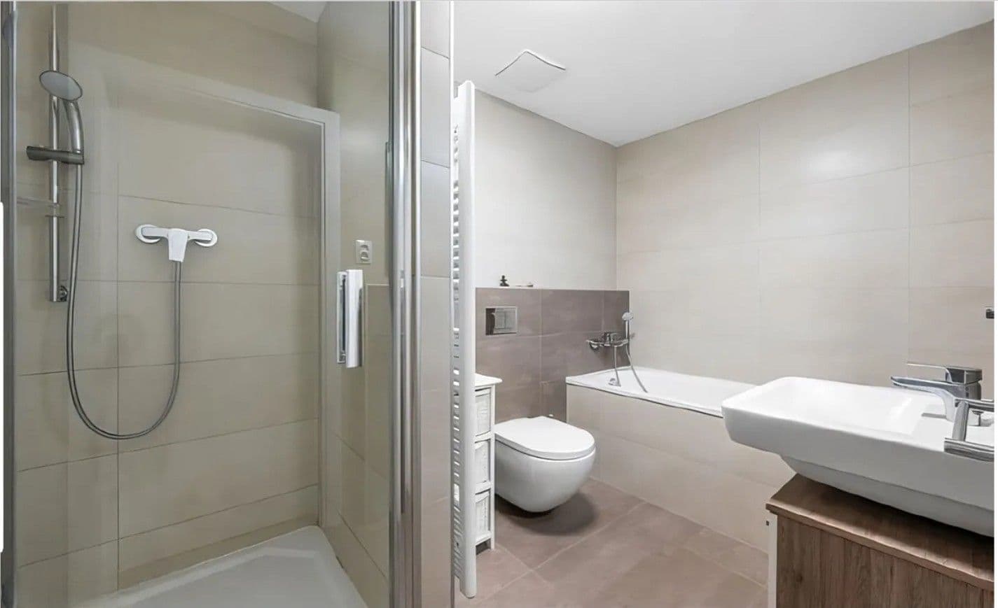 Predaj bytu 3-izbový 98 m², Zvěřinova, Praha, Praha Predaj bytu 3-izbový 98 m², Zvěřinova, Praha, Praha