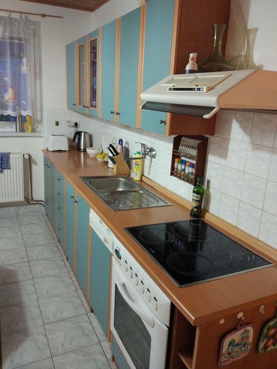 Prenájom bytu 3-izbový 76 m², Luční, Ostrov, Karlovarský kraj Prenájom bytu 3-izbový 76 m², Luční, Ostrov, Karlovarský kraj