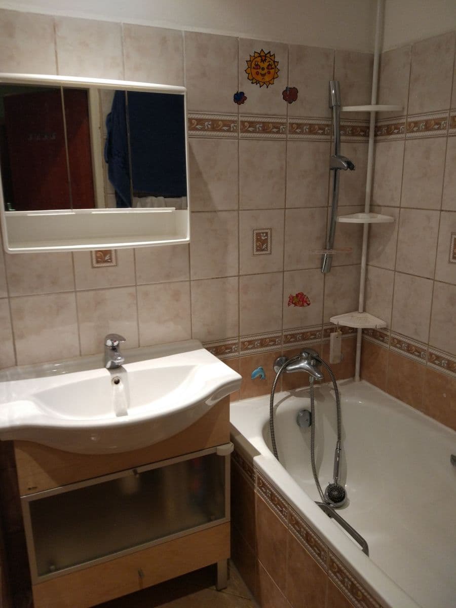 Prenájom bytu 3-izbový 76 m², Luční, Ostrov, Karlovarský kraj Prenájom bytu 3-izbový 76 m², Luční, Ostrov, Karlovarský kraj