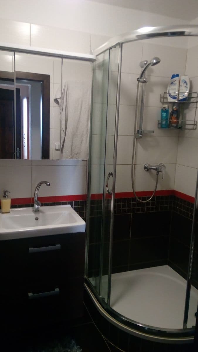 Prenájom bytu 3-izbový 64 m², Vavřenova, Praha, Praha Prenájom bytu 3-izbový 64 m², Vavřenova, Praha, Praha