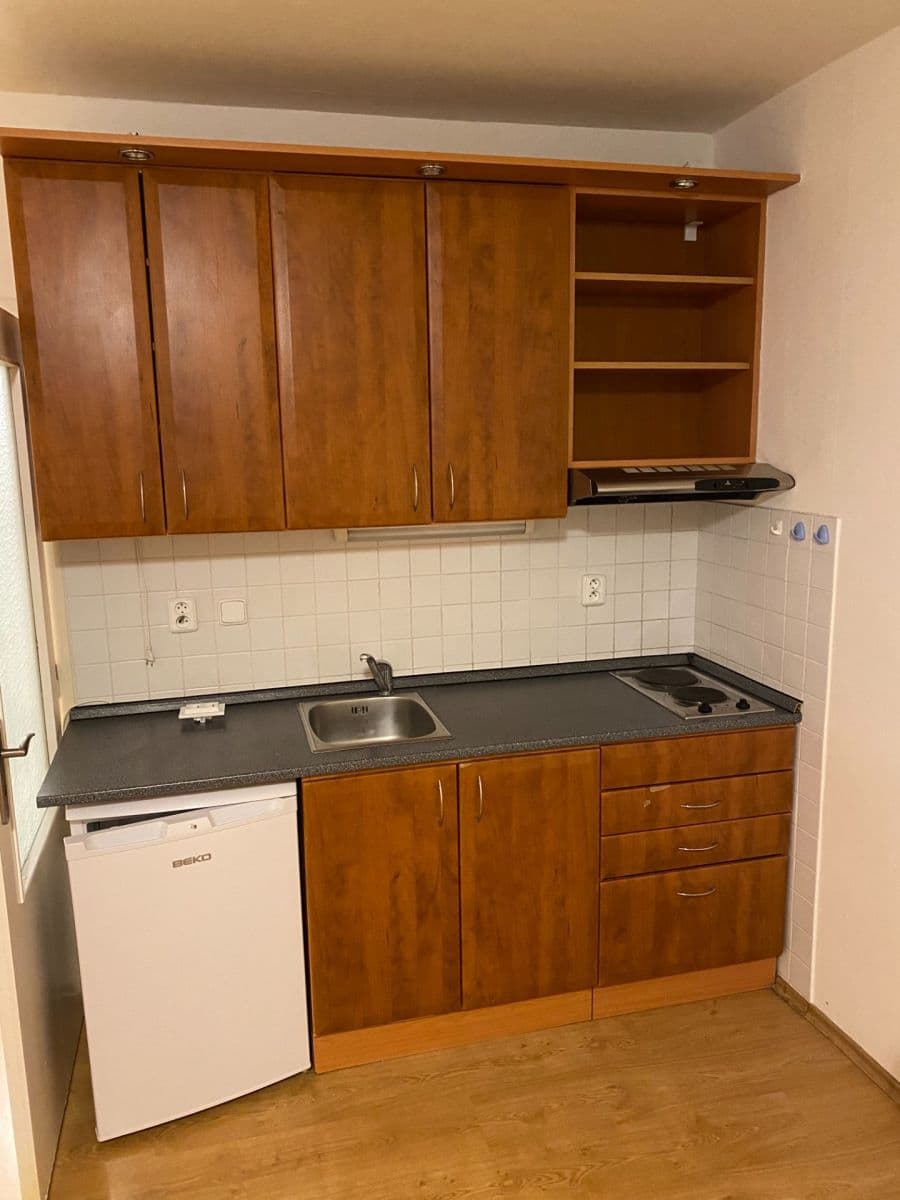Prenájom bytu 1-izbový 31 m², Česákova, Praha, Praha Prenájom bytu 1-izbový 31 m², Česákova, Praha, Praha