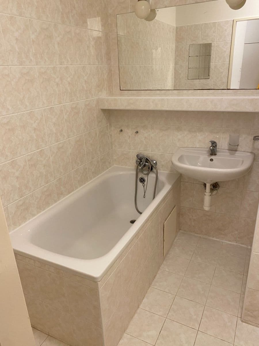 Prenájom bytu 1-izbový 31 m², Česákova, Praha, Praha Prenájom bytu 1-izbový 31 m², Česákova, Praha, Praha