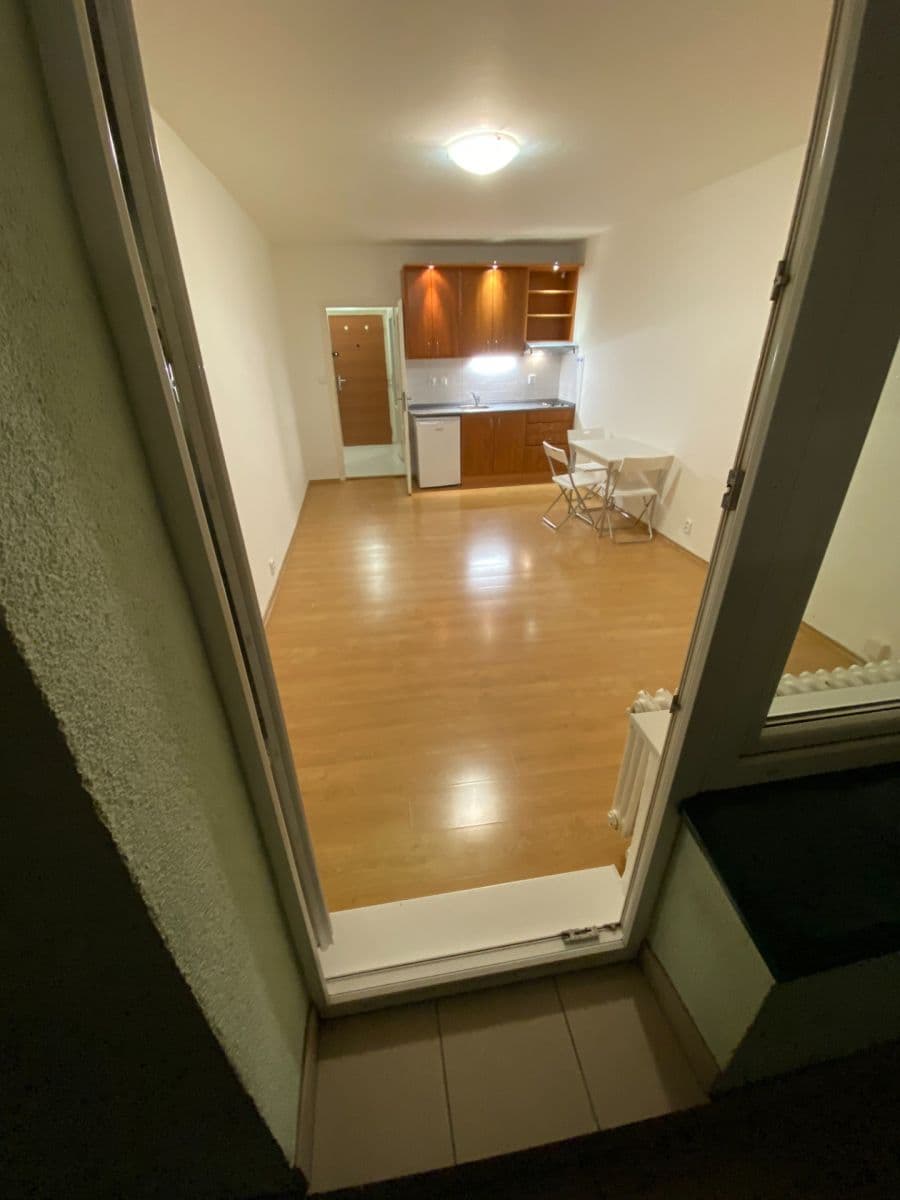 Prenájom bytu 1-izbový 31 m², Česákova, Praha, Praha Prenájom bytu 1-izbový 31 m², Česákova, Praha, Praha