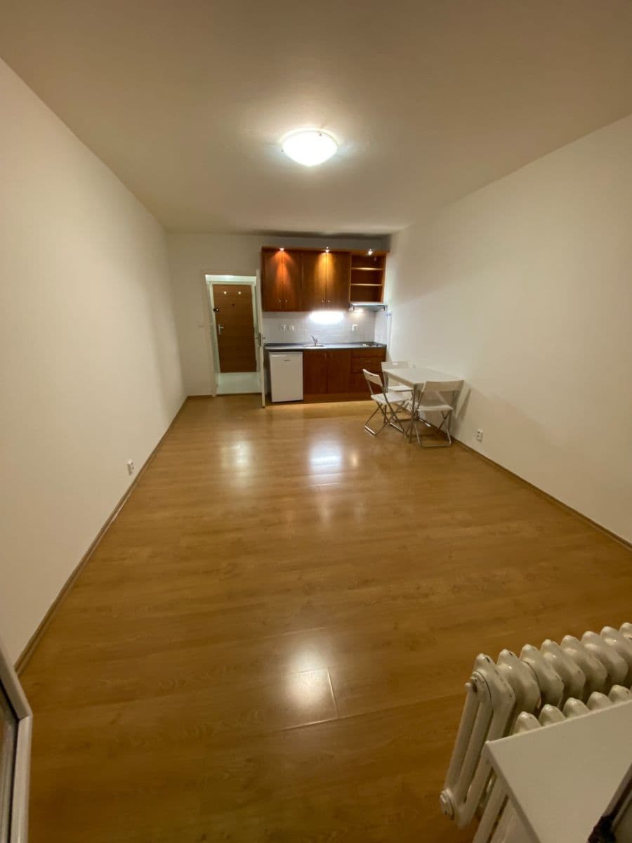 Prenájom bytu 1-izbový 31 m², Česákova, Praha, Praha Prenájom bytu 1-izbový 31 m², Česákova, Praha, Praha