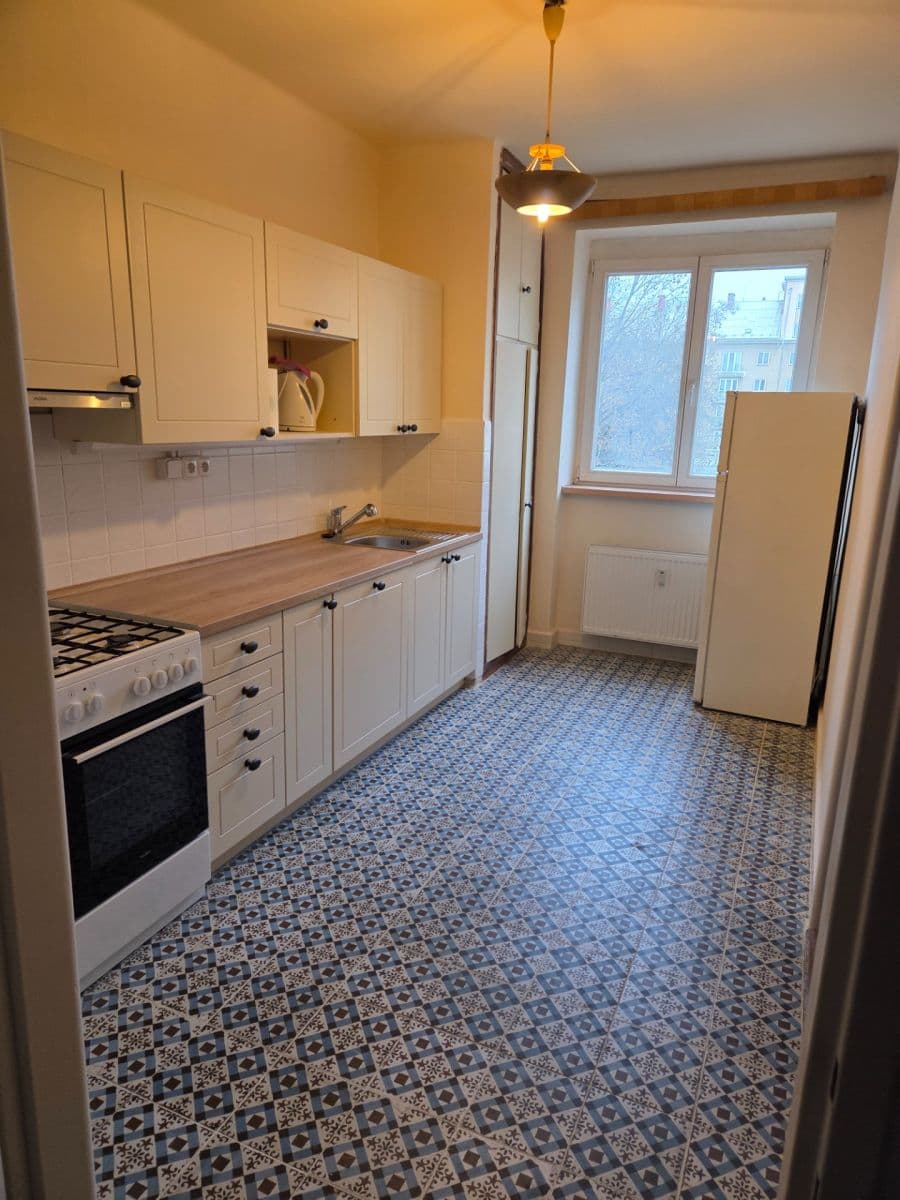 Prenájom bytu 3-izbový 80 m², Havlíčkovo náměstí, Ostrava, Moravskoslezský kraj Prenájom bytu 3-izbový 80 m², Havlíčkovo náměstí, Ostrava, Moravskoslezský kraj