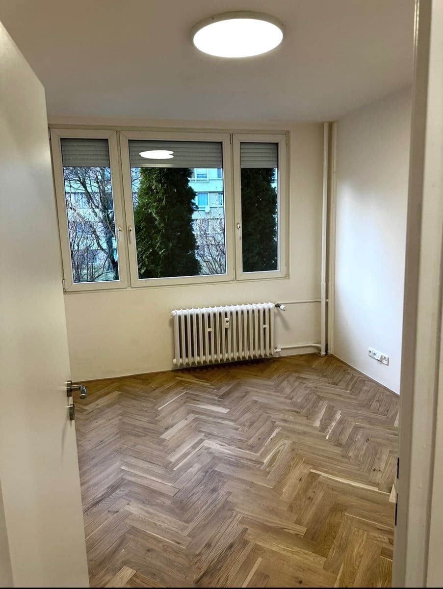 Prenájom bytu 4-izbový 83 m², Pujmanové, Praha, Praha Prenájom bytu 4-izbový 83 m², Pujmanové, Praha, Praha