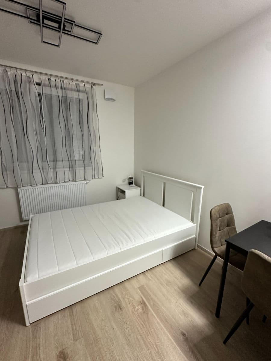 Prenájom bytu 1-izbový 26 m², Augustina Lukeše, Brandýs nad Labem-Stará Boleslav, Středočeský kraj Prenájom bytu 1-izbový 26 m², Augustina Lukeše, Brandýs nad Labem-Stará Boleslav, Středočeský kraj