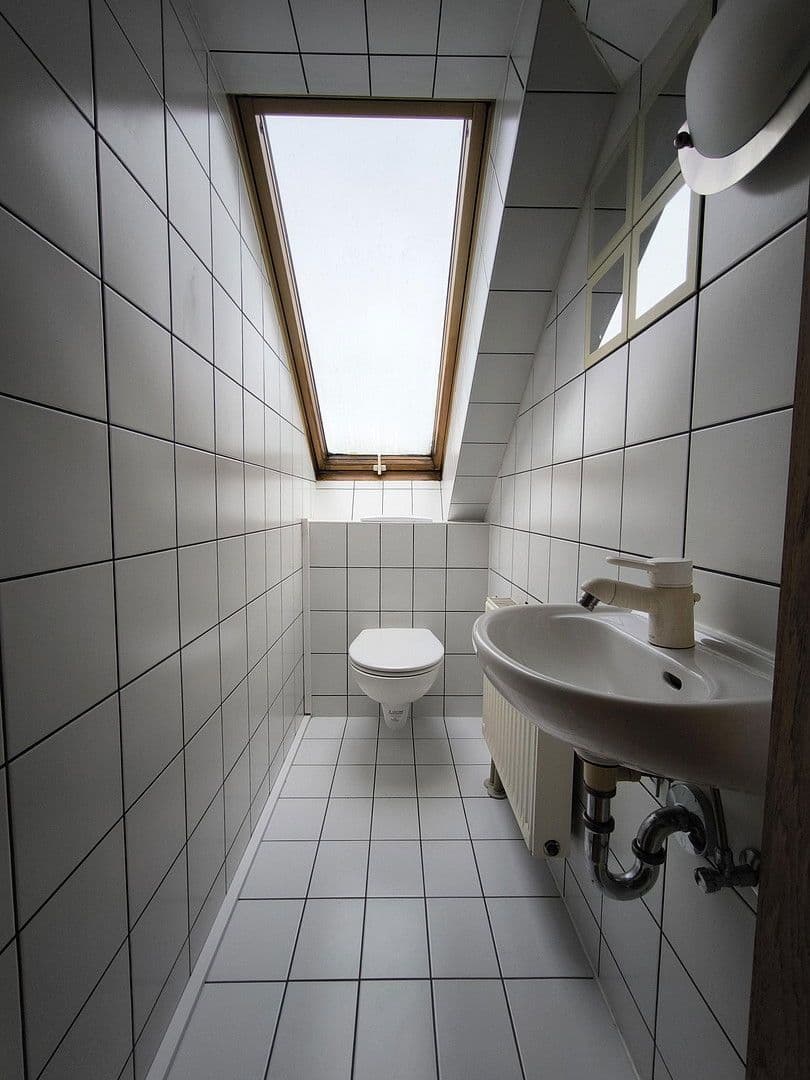 Prenájom bytu 4-izbový 115 m², Chemnitztalstraße 159, Chemnitz, Sasko Prenájom bytu 4-izbový 115 m², Chemnitztalstraße 159, Chemnitz, Sasko