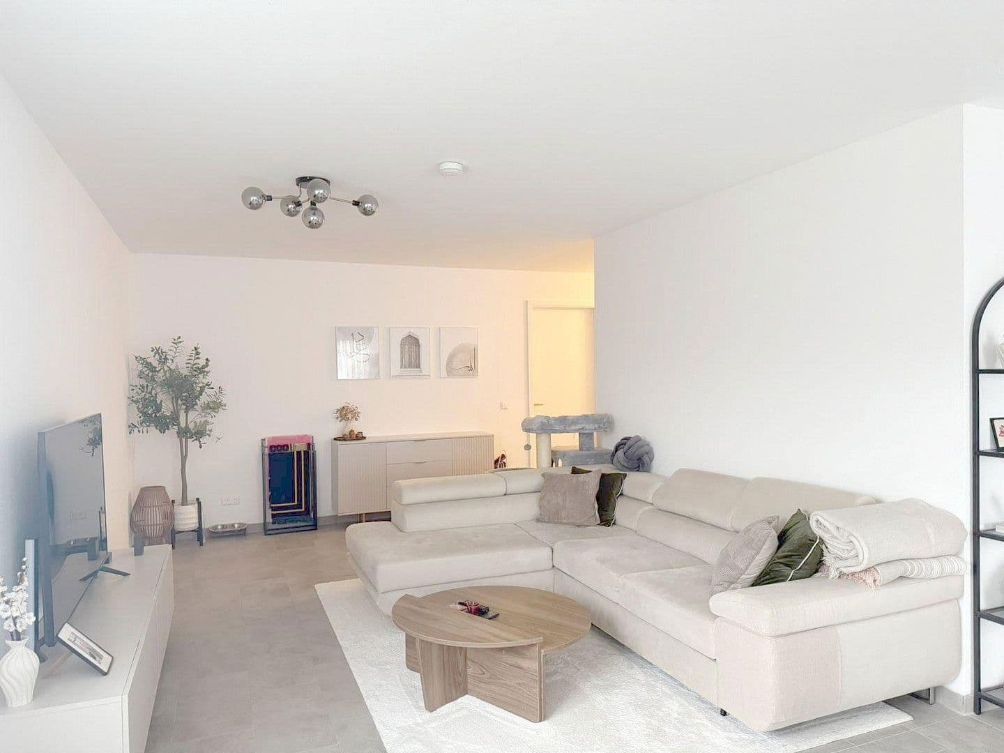 Prenájom bytu 2-izbový 85 m², Bruchsal, Bádensko-Wurttembersko Prenájom bytu 2-izbový 85 m², Bruchsal, Bádensko-Wurttembersko