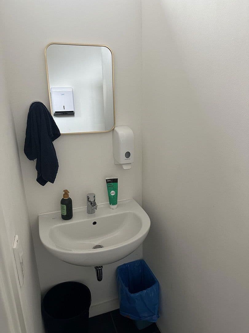 Prenájom nebytového priestoru 323 m², Wiescherstrasse 11b, Wuppertal, Severné Porýnie - Westfálsko Prenájom nebytového priestoru 323 m², Wiescherstrasse 11b, Wuppertal, Severné Porýnie - Westfálsko