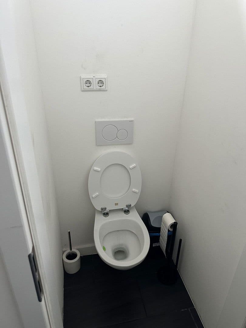 Prenájom nebytového priestoru 323 m², Wiescherstrasse 11b, Wuppertal, Severné Porýnie - Westfálsko Prenájom nebytového priestoru 323 m², Wiescherstrasse 11b, Wuppertal, Severné Porýnie - Westfálsko