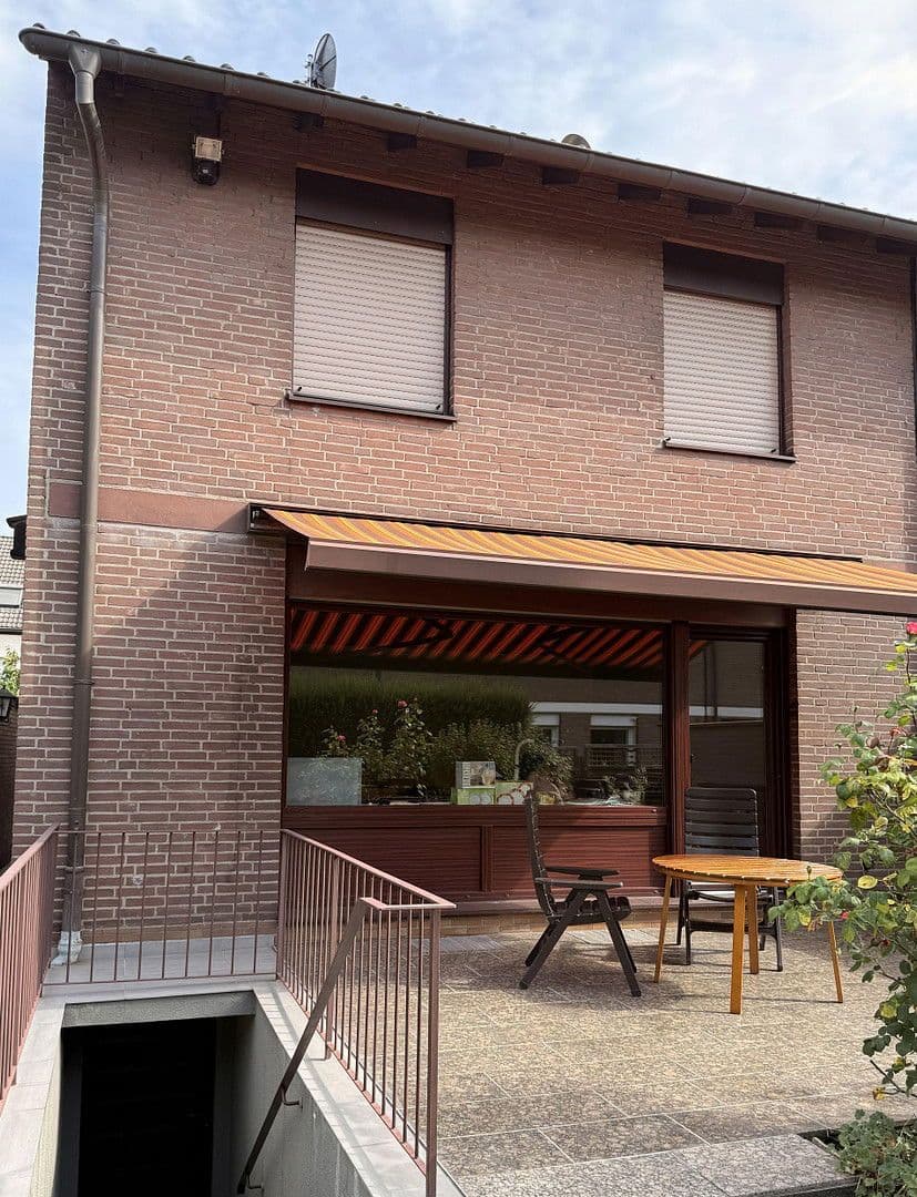 Predaj domu 145 m², pozemek 280 m², Essen, Severné Porýnie - Westfálsko Predaj domu 145 m², pozemek 280 m², Essen, Severné Porýnie - Westfálsko