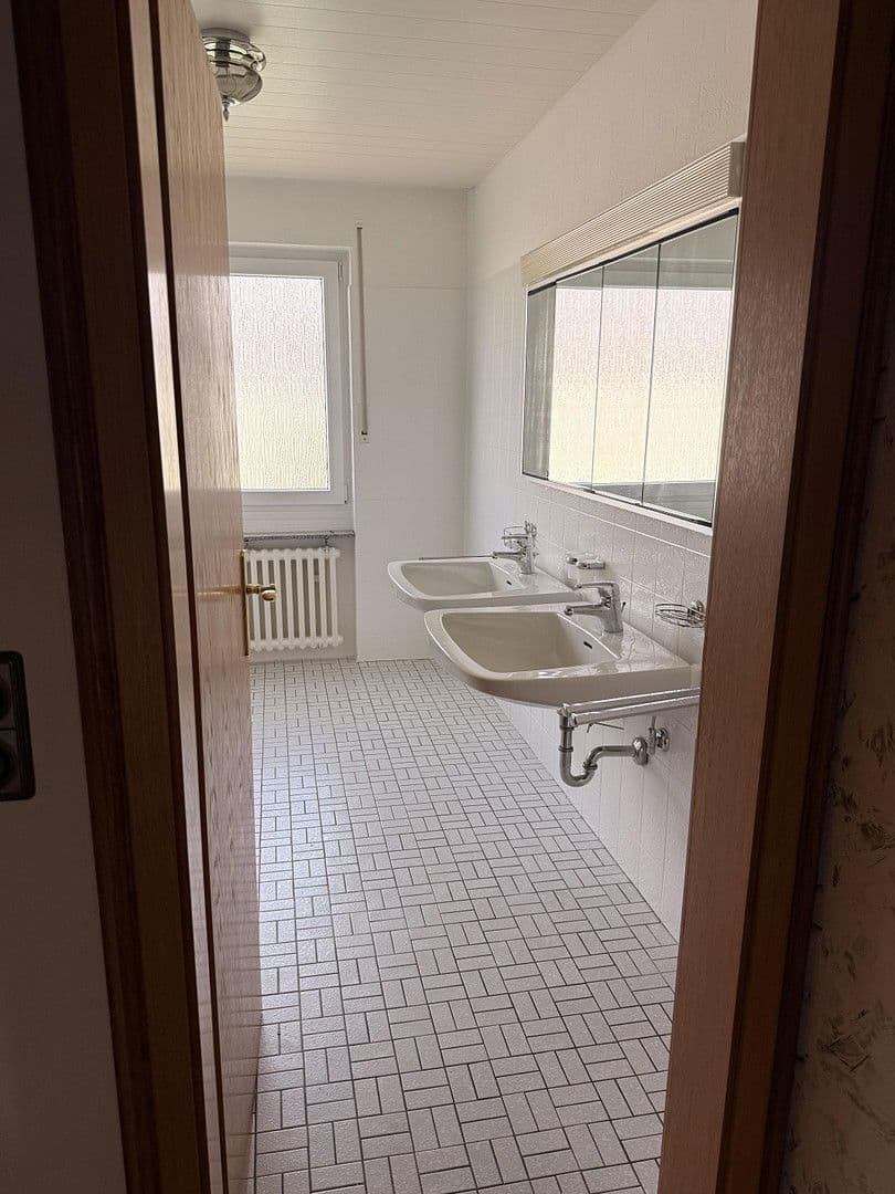 Predaj domu 145 m², pozemek 280 m², Essen, Severné Porýnie - Westfálsko Predaj domu 145 m², pozemek 280 m², Essen, Severné Porýnie - Westfálsko