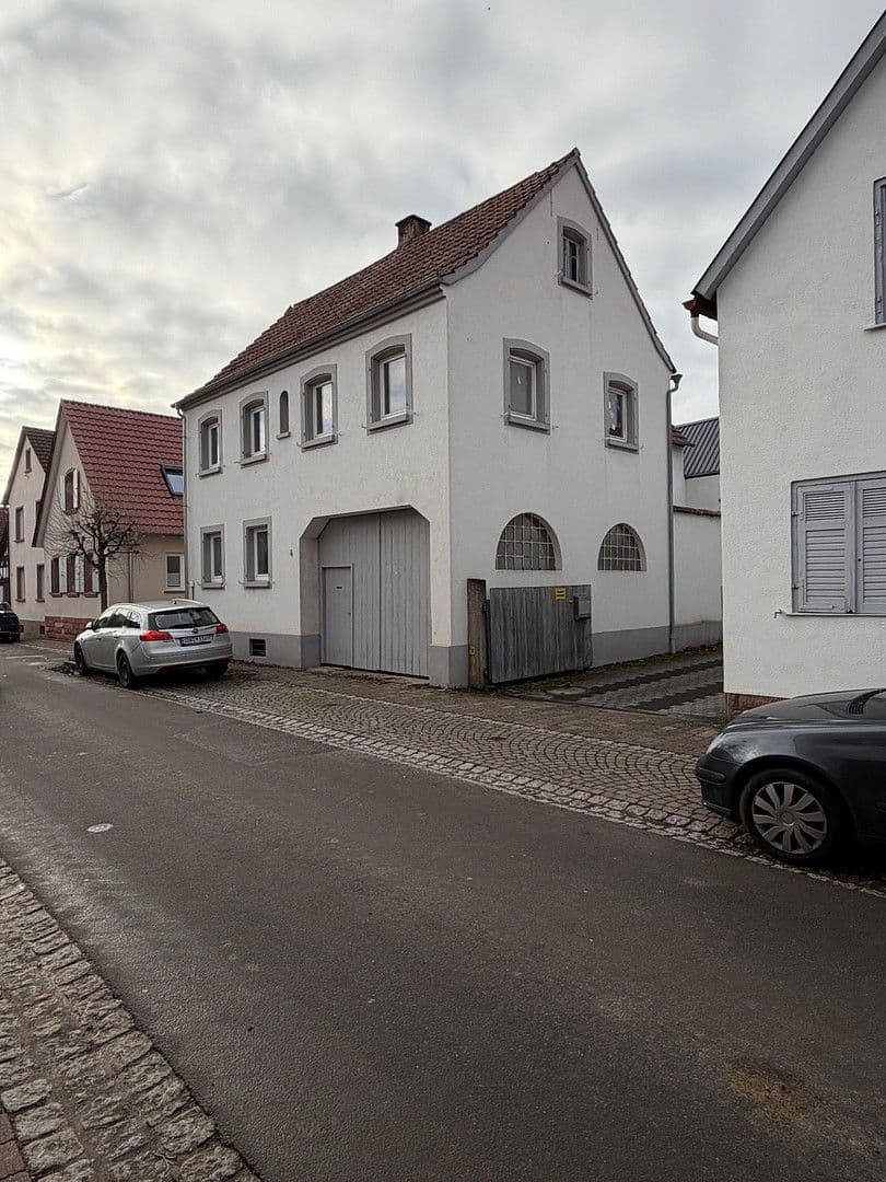 Predaj domu 120 m², pozemek 250 m², Lehrgasse 6, Herxheim bei Landau/Pfalz, Porýnie-Falcko Predaj domu 120 m², pozemek 250 m², Lehrgasse 6, Herxheim bei Landau/Pfalz, Porýnie-Falcko